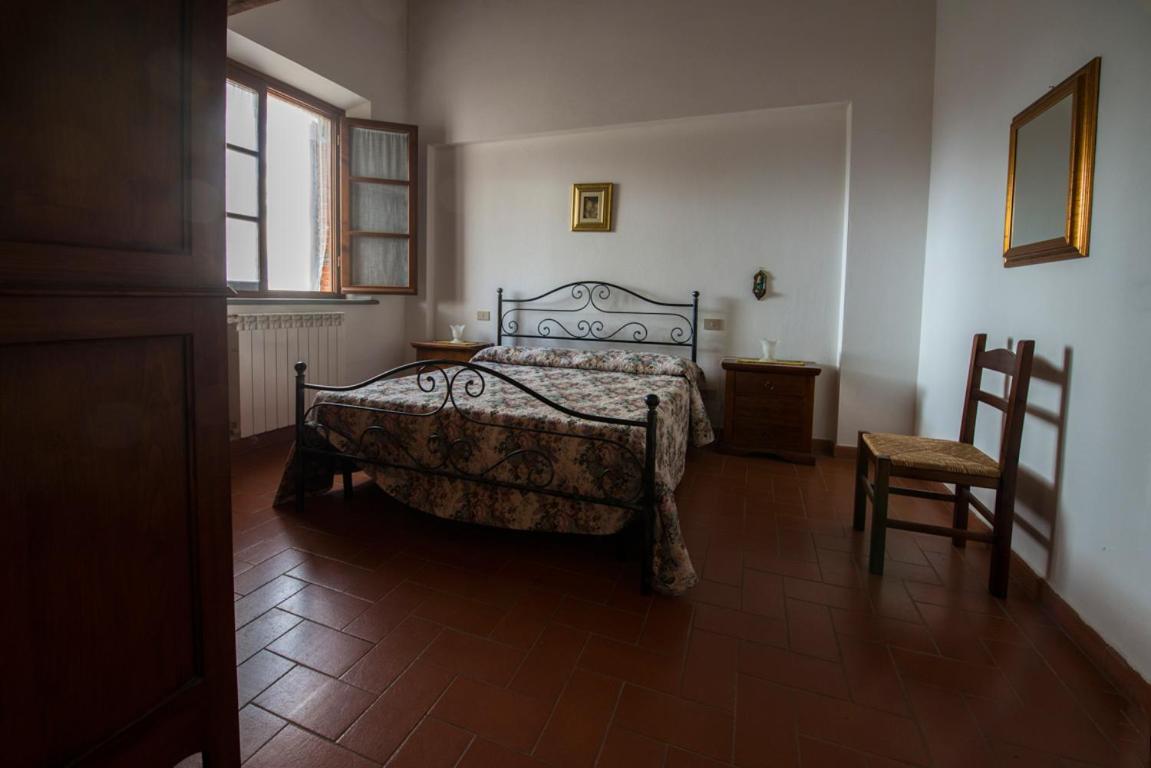 Agriturismo Poggio Al Tesoro Crespina Bagian luar foto