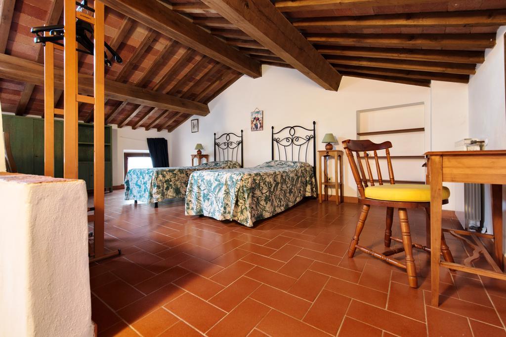 Agriturismo Poggio Al Tesoro Crespina Bagian luar foto