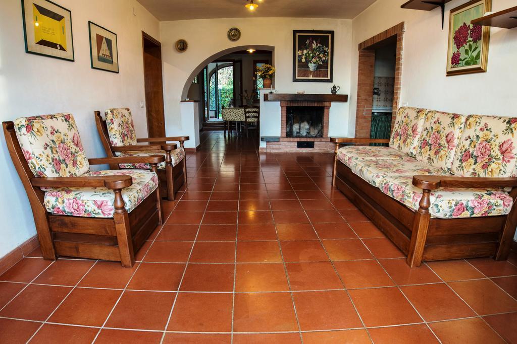 Agriturismo Poggio Al Tesoro Crespina Bagian luar foto