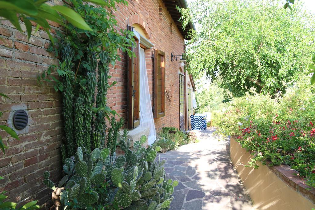 Agriturismo Poggio Al Tesoro Crespina Bagian luar foto