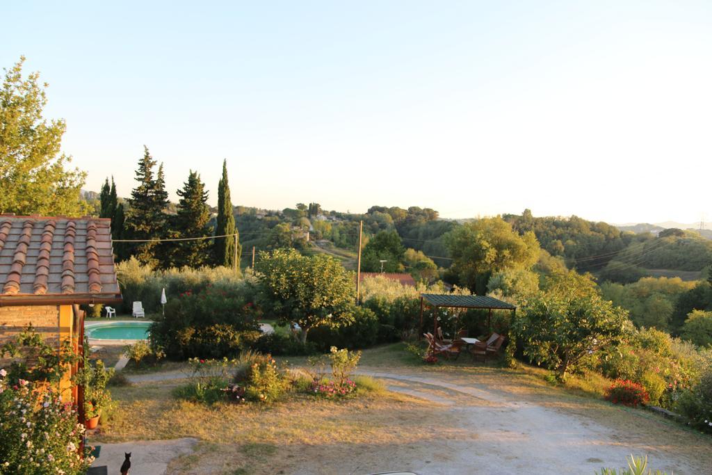 Agriturismo Poggio Al Tesoro Crespina Bagian luar foto
