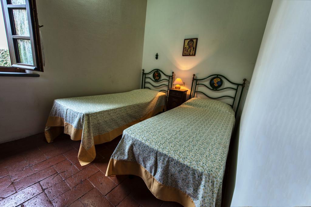 Agriturismo Poggio Al Tesoro Crespina Bagian luar foto
