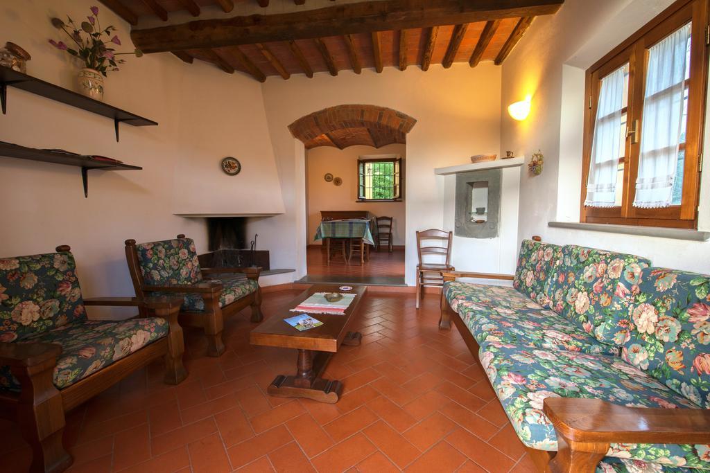 Agriturismo Poggio Al Tesoro Crespina Bagian luar foto
